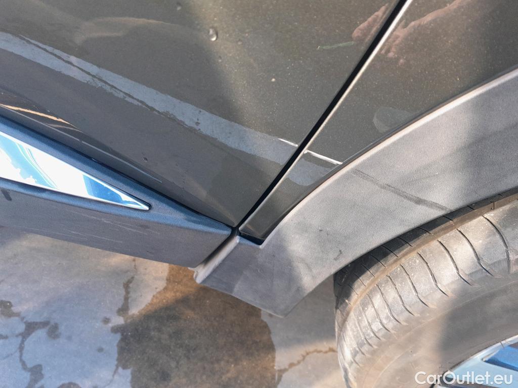  Peugeot  3008 PEUGEOT  Hybrid / 2016 / 5P / todoterreno 225 e-EAT8 Allure #33