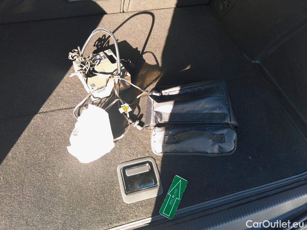  Peugeot  3008 PEUGEOT  Hybrid / 2016 / 5P / todoterreno 225 e-EAT8 Allure #18