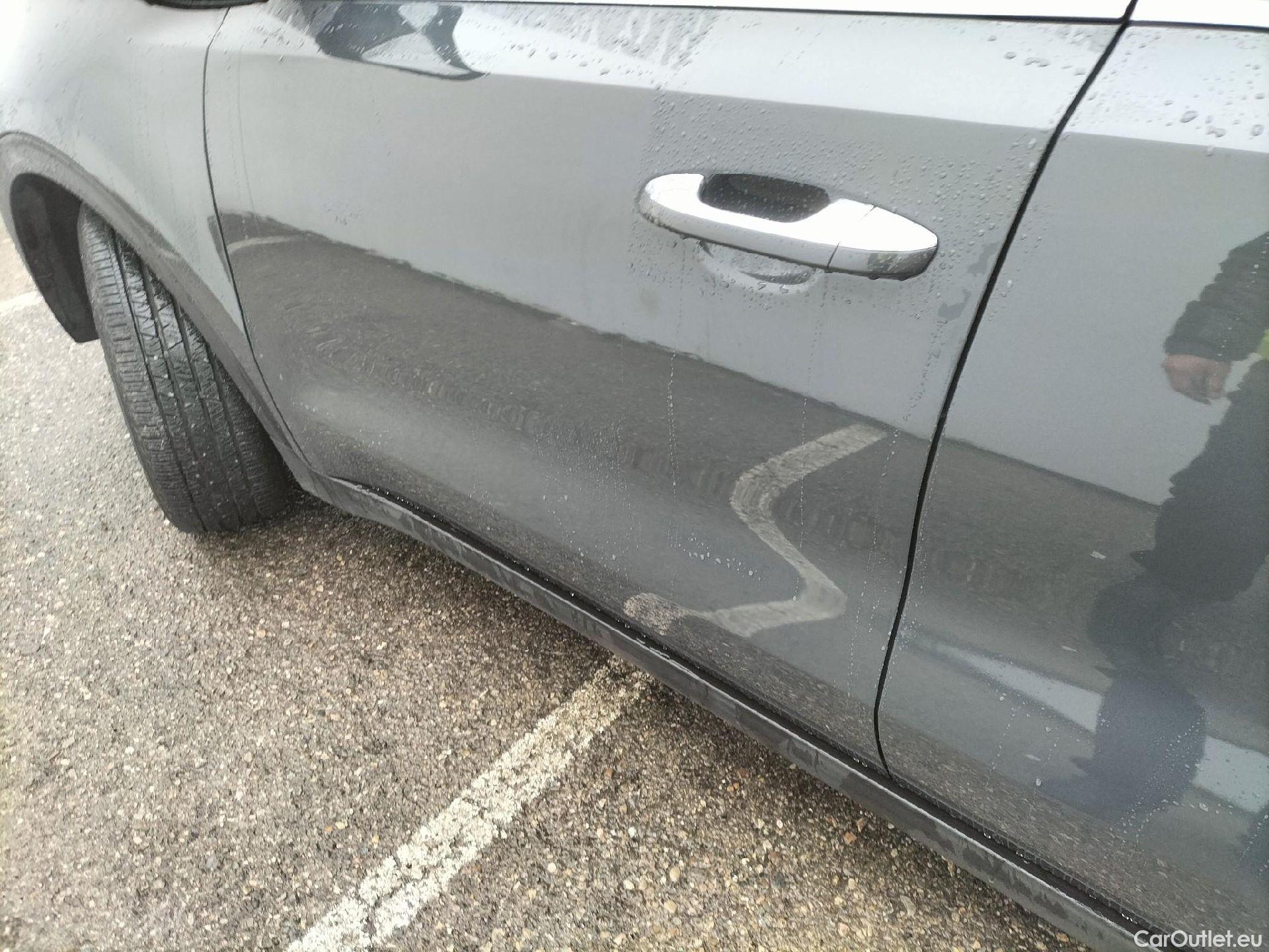  KIA  Sportage KIA  1.6MHEV Drive 100kW(136CV) 4x2(Crist Tintados) #10