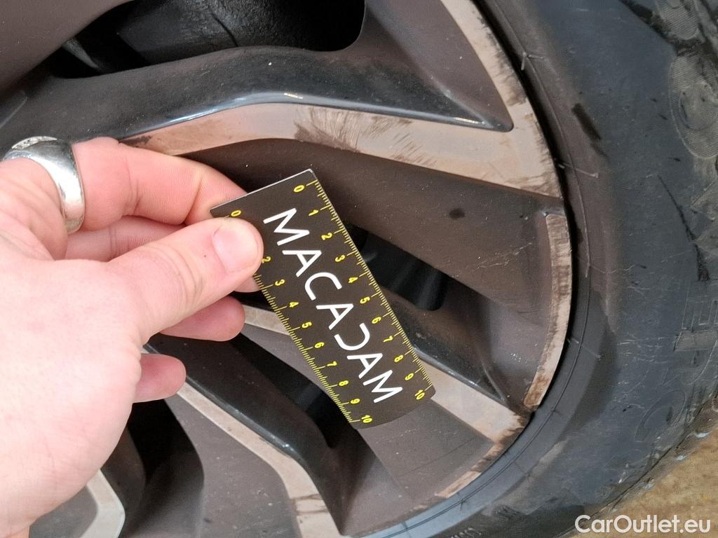  Volkswagen  Golf  VOLKSWAGEN / 2020 / 5P / Berline 2.0 TDI SCR 150 DSG7 Life Busi 1st #26