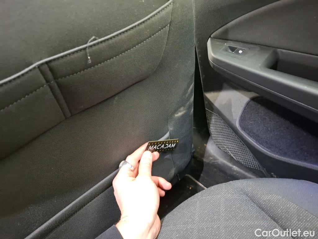  Volkswagen  Golf  VOLKSWAGEN / 2020 / 5P / Berline 2.0 TDI SCR 150 DSG7 Life Busi 1st #37