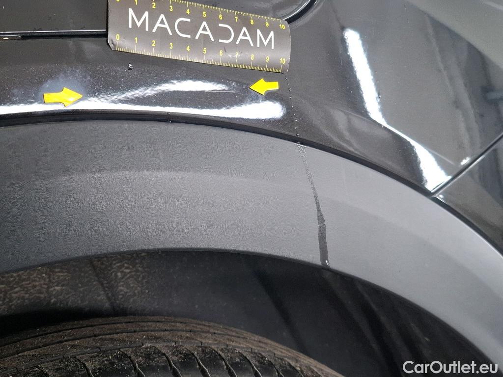  Citroen  C4 CITROEN  X / 2022 / 4P / Berline PureTech 130 S&S EAT8 Shine #3