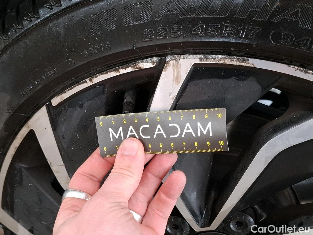  Volkswagen  Golf  VOLKSWAGEN / 2020 / 5P / Berline 2.0 TDI SCR 150 DSG7 Life Busi 1st #19