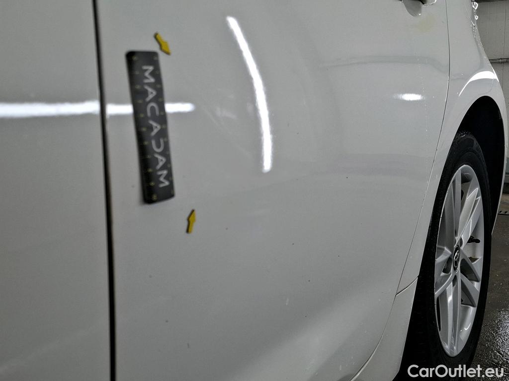  Toyota  Corolla TOYOTA  / 2018 / 5P / Berline Hybride 122h Dynamic Business Beyond Zer #9