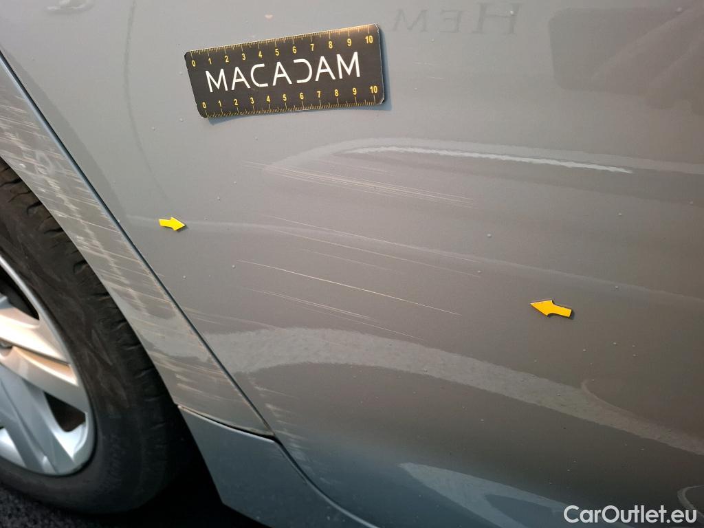  Toyota  Corolla TOYOTA  / 2018 / 5P / Berline Hybride 122h Dynamic Business Stage Acad #7