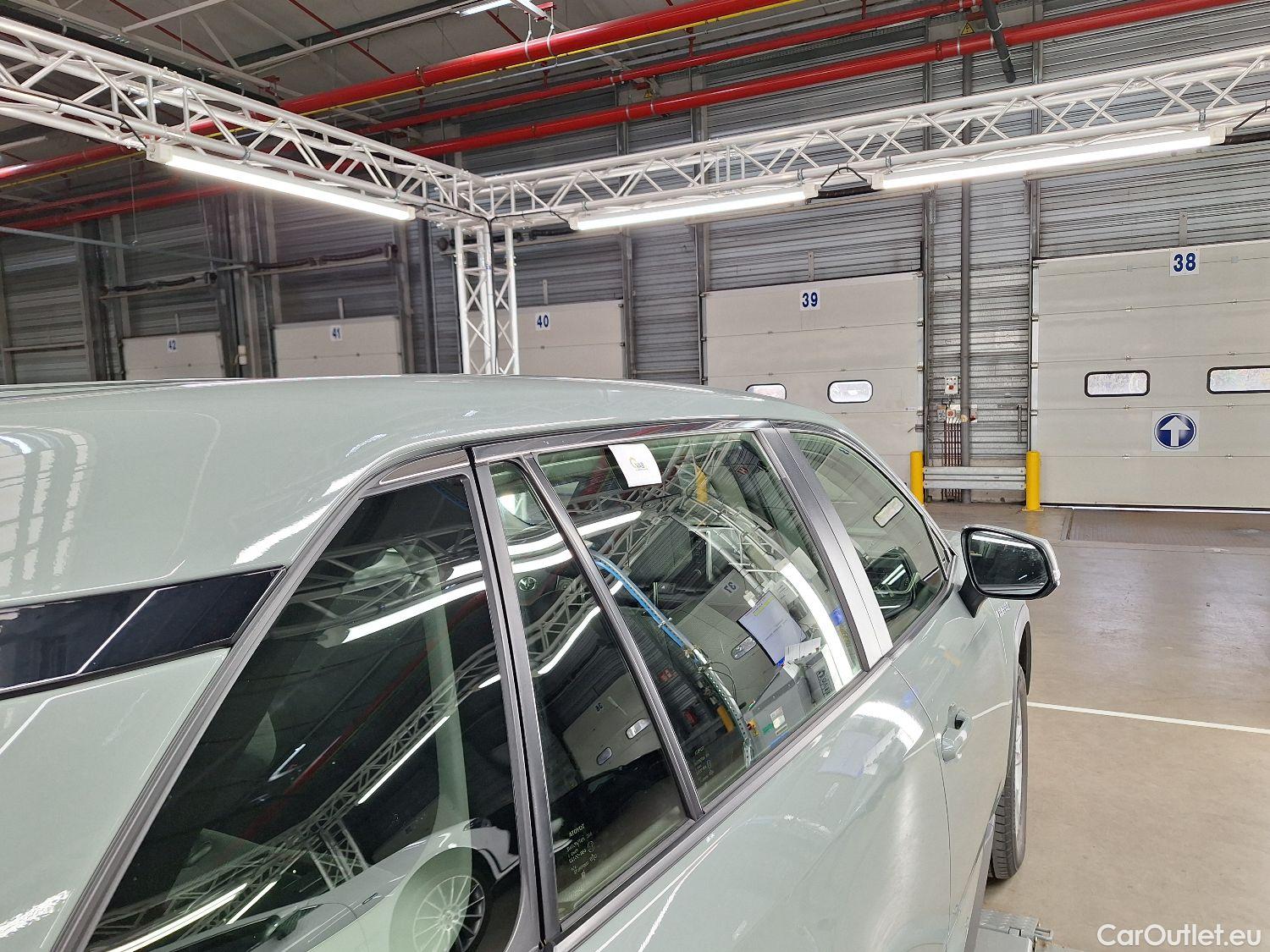  Toyota  RAV4 Toyota,  '18, Toyota  2.5 Hybrid Lithium  CVT 5d #11