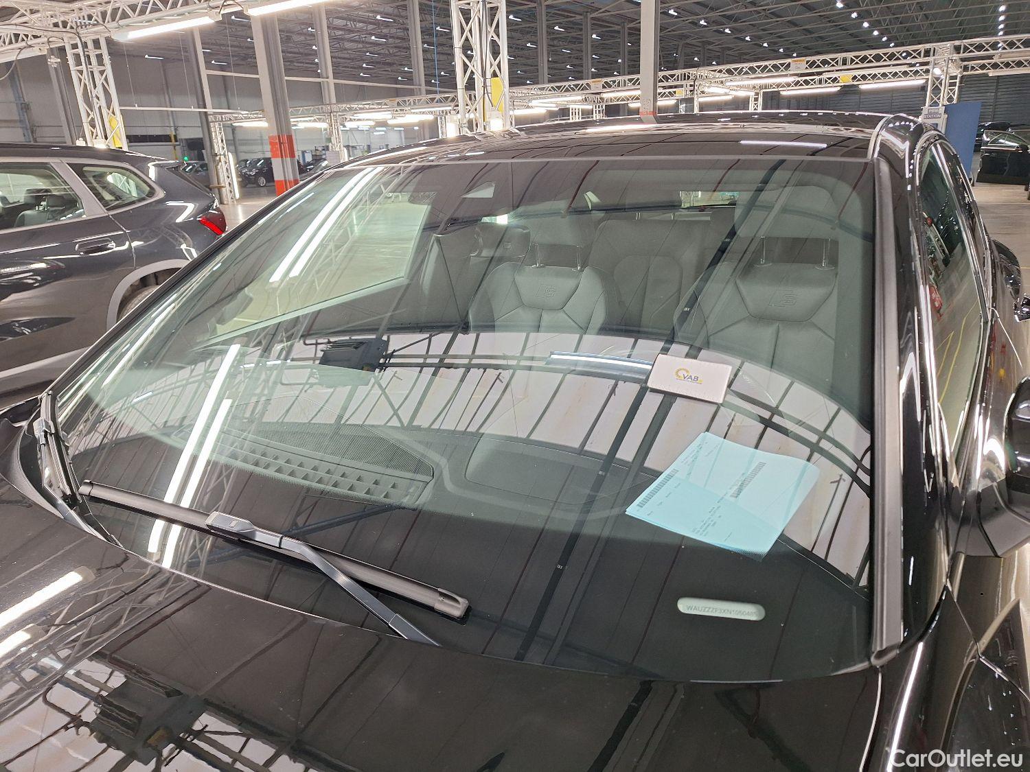  Audi  Q3 Audi,  SB '19 PHEV, Audi  Sportback 45 TFSI e S tronic S Line 5d #37