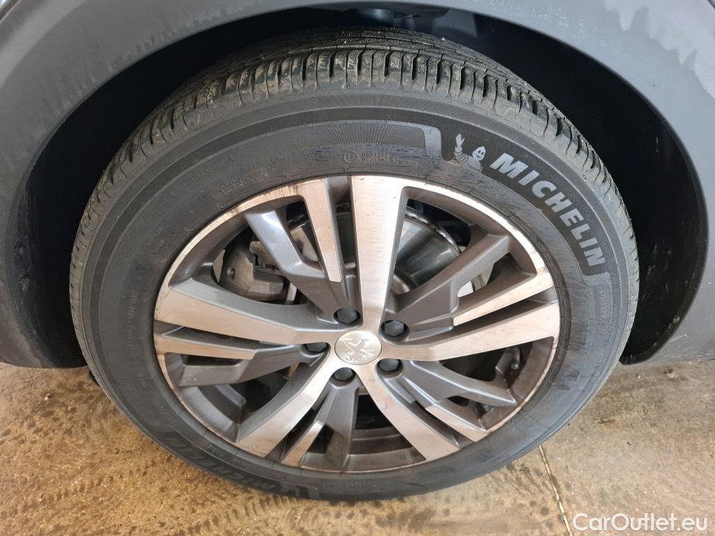  Peugeot  3008 PEUGEOT  / 2020 / 5P / SUV 1.6 HYBRID 225 E-EAT8 Allure #4