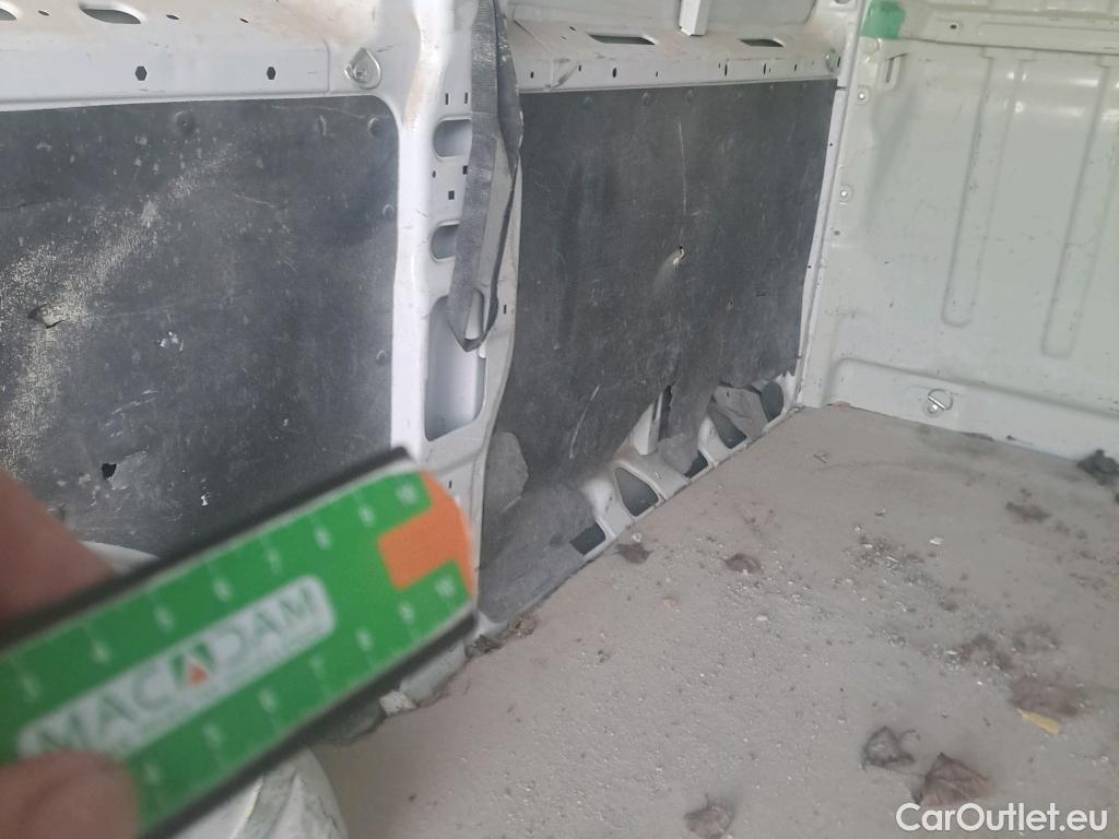  Peugeot  Boxer PEUGEOT  / 2014 / 4P / furgón 333 L2 H1 BHDI 103kW (140CV) S&S 6 V. M (AC) #25