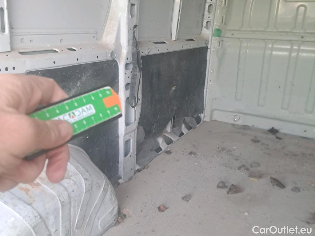  Peugeot  Boxer PEUGEOT  / 2014 / 4P / furgón 333 L2 H1 BHDI 103kW (140CV) S&S 6 V. M (AC) #24