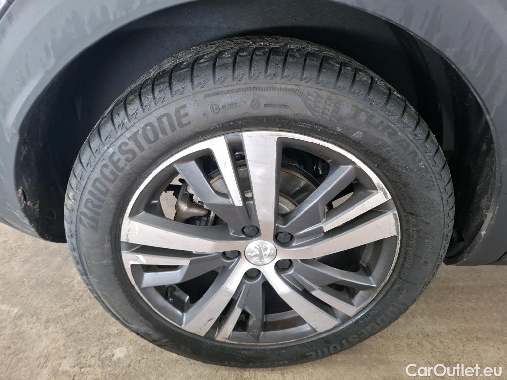  Peugeot  3008 PEUGEOT  / 2020 / 5P / SUV 1.6 HYBRID 225 E-EAT8 Allure #11