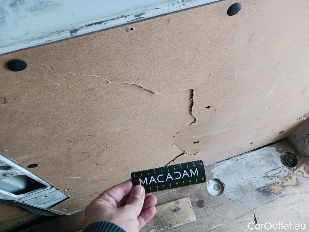  Renault  Master RENAULT TRUCKS UK  VU 4p 3G furgón Red Edition Van FWD 135CV L3H2 #6