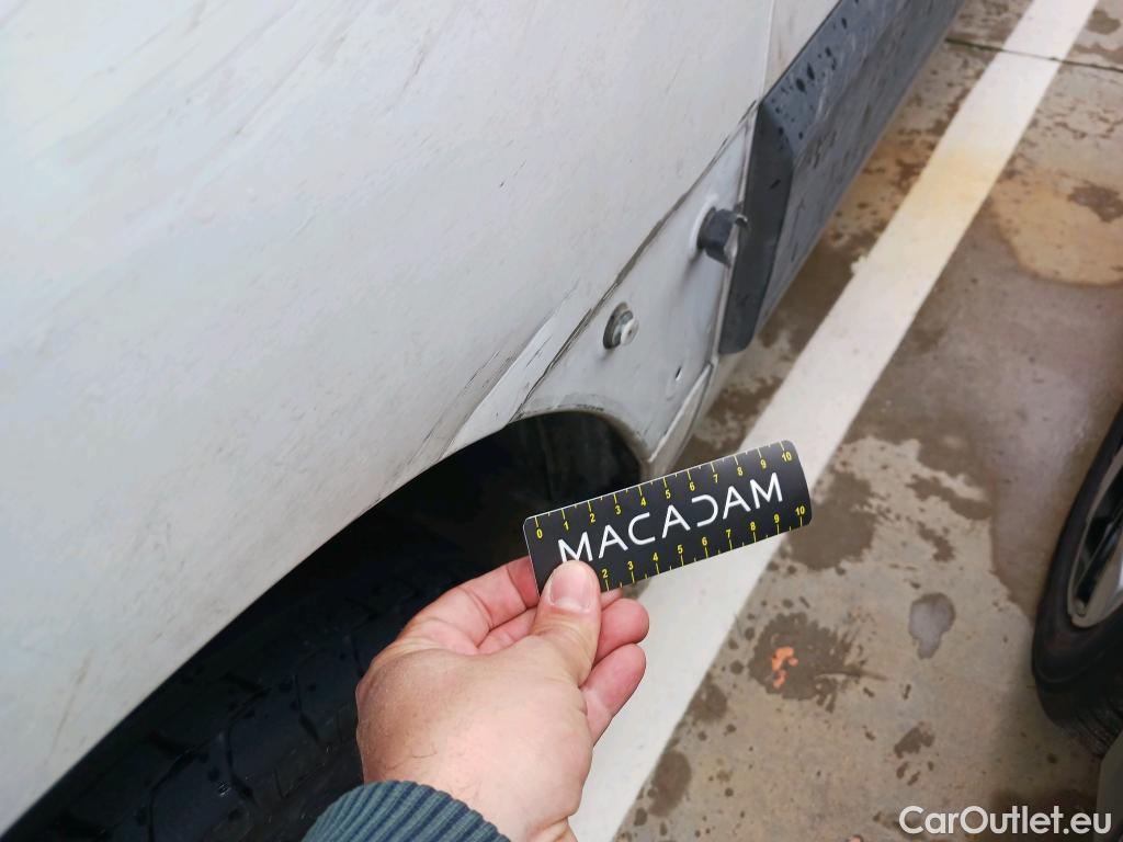  Renault  Master RENAULT TRUCKS UK  VU 4p 3G furgón Red Edition Van FWD 135CV L3H2 #36