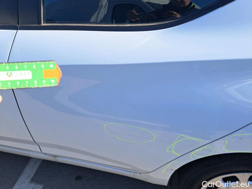  Nissan  Micra NISSAN  / 2017 / 5P / berlina con portón IG-T 68 kW (92 CV) E6D-F Acenta Sprint #13