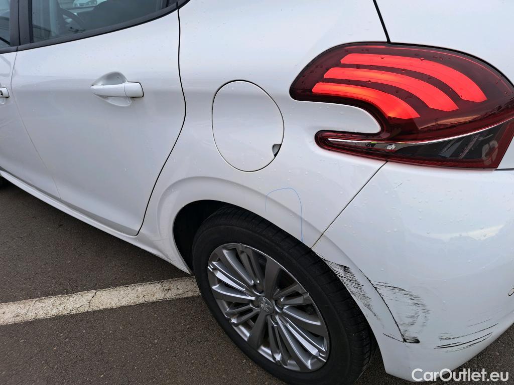  Peugeot  208 PEUGEOT  / 2015 / 5P / berlina con portón 5P Signature 1.2L PureTech 81KW (110CV) (AC) #8