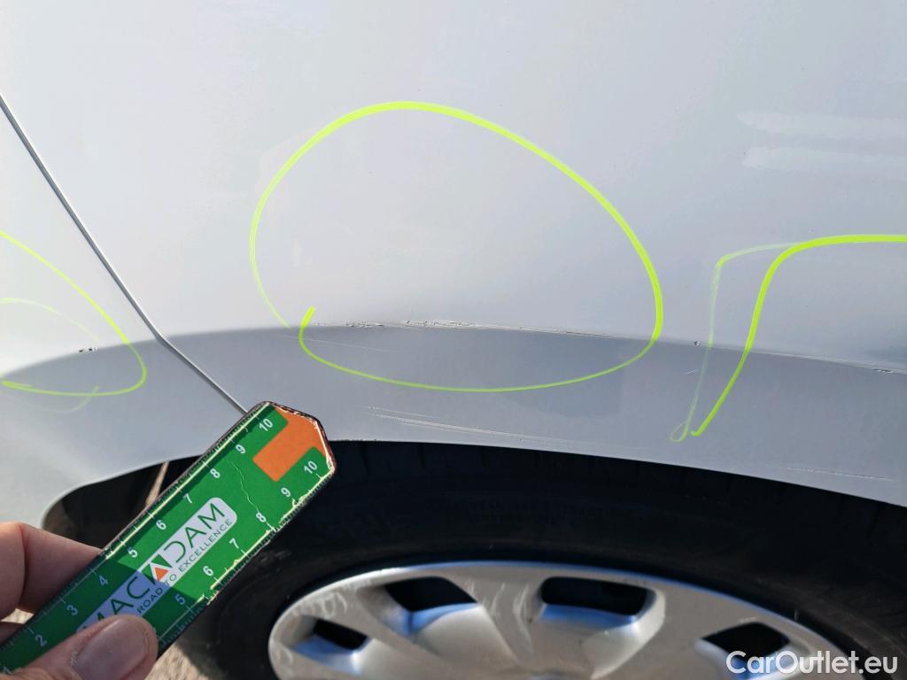  Nissan  Micra NISSAN  / 2017 / 5P / berlina con portón IG-T 68 kW (92 CV) E6D-F Acenta Sprint #3