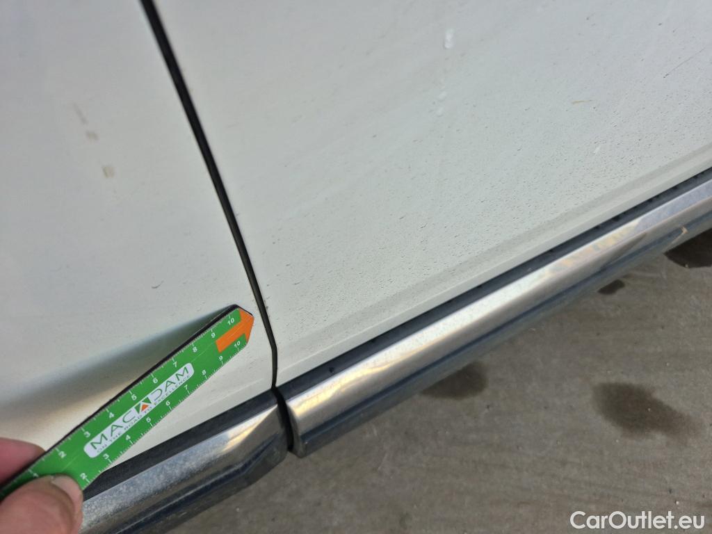  Peugeot  5008 PEUGEOT  / 2017 / 5P / todoterreno GT Line 1.6 PureTech 132kW (180CV) EAT8 #26