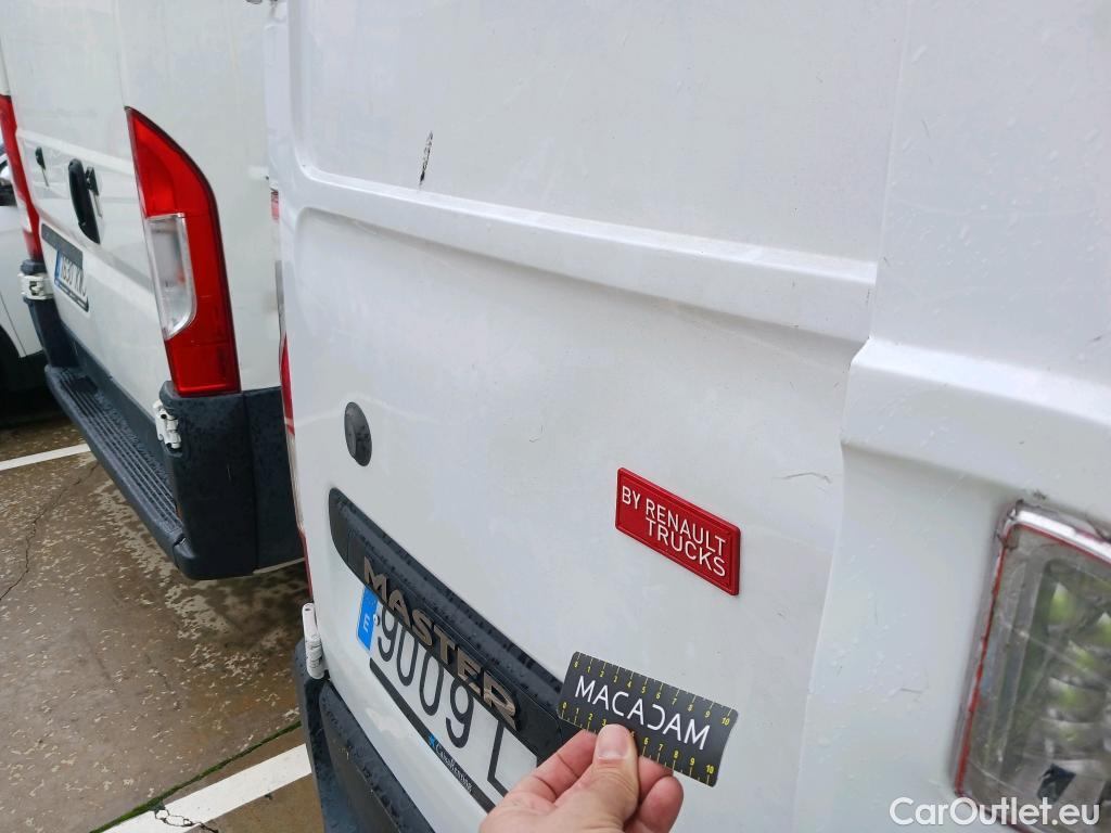  Renault  Master RENAULT TRUCKS UK  VU 4p 3G furgón Red Edition Van FWD 135CV L3H2 #11