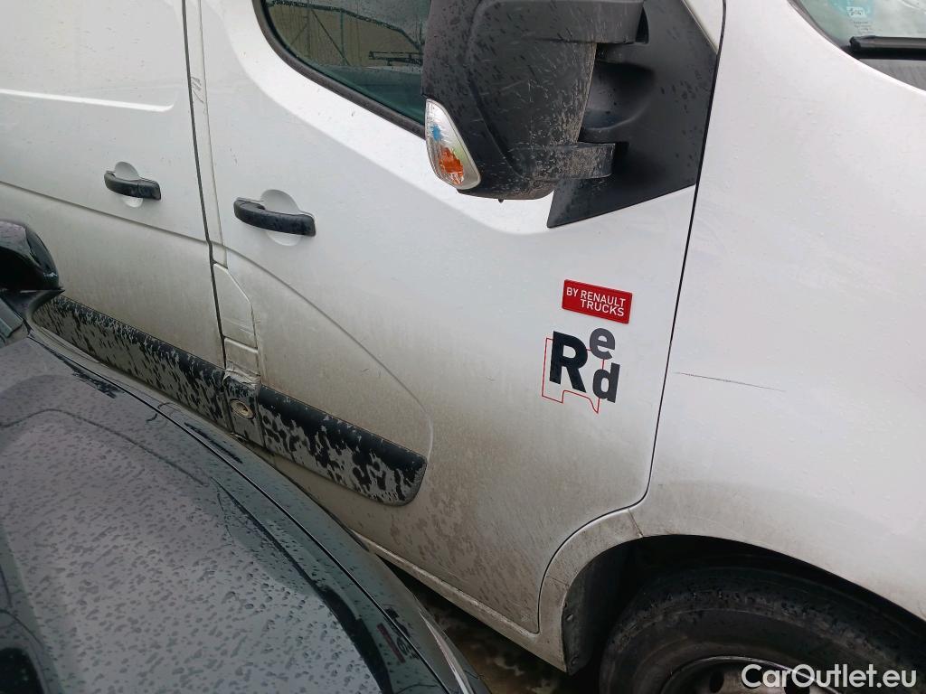  Renault  Master RENAULT TRUCKS UK  VU 4p 3G furgón Red Edition Van FWD 135CV L3H2 #40