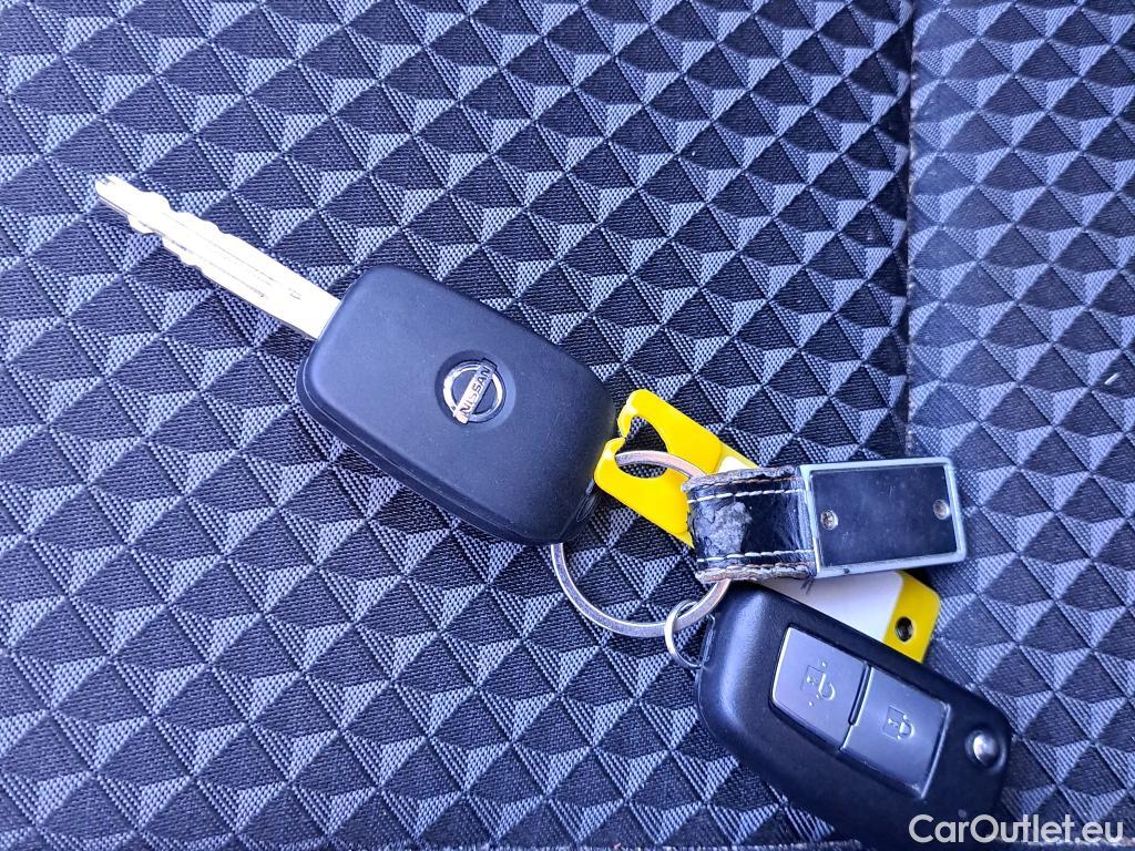  Nissan  Micra NISSAN  / 2017 / 5P / berlina con portón IG-T 68 kW (92 CV) E6D-F Acenta Sprint #19