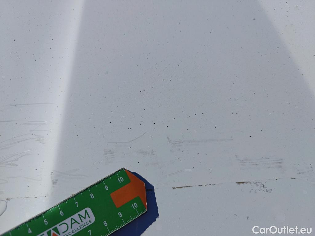  Peugeot  2008 PEUGEOT  / 2019 / 5P / todoterreno Active Puretech 100 S&S BVM6 #17