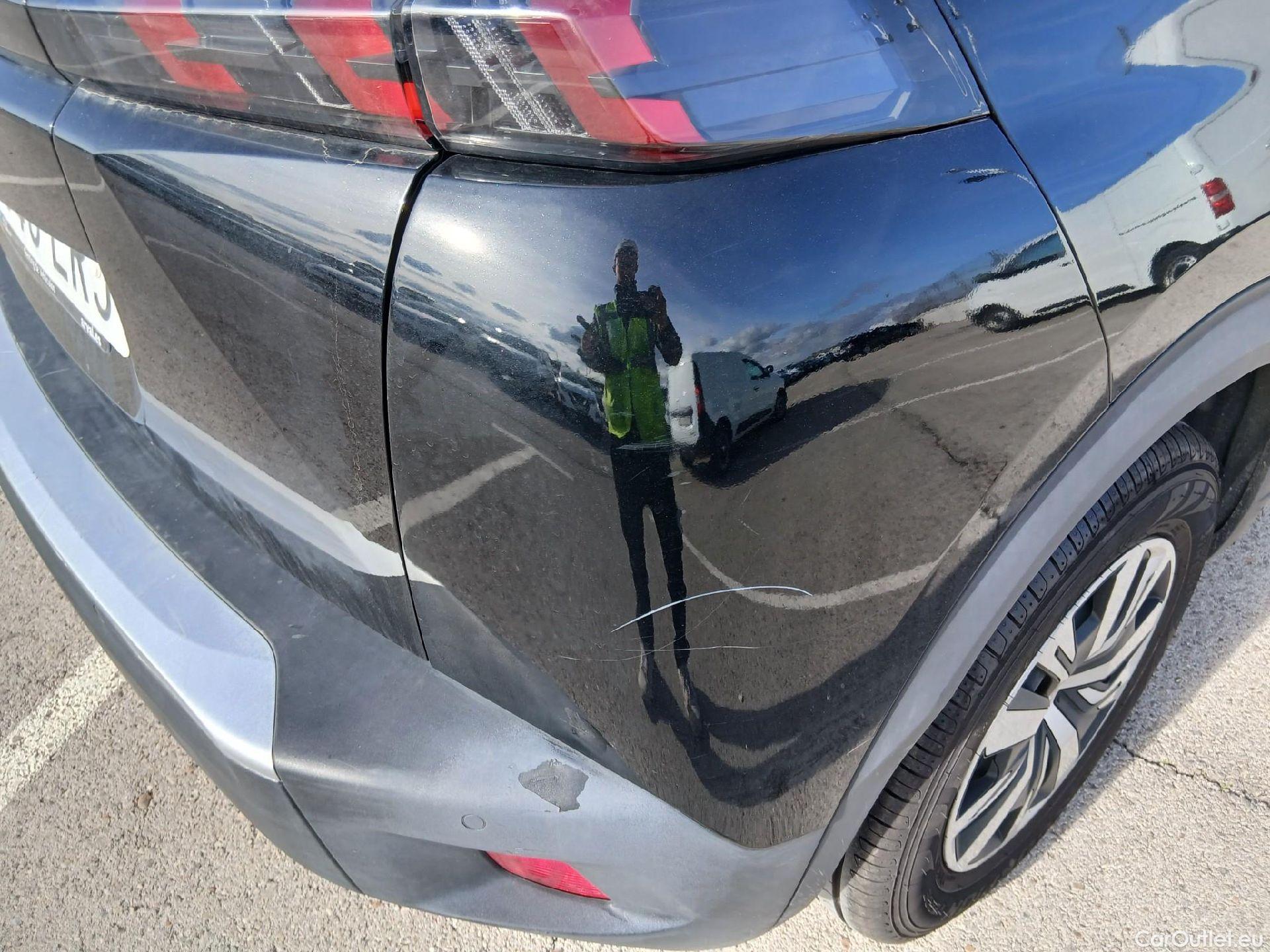  Peugeot  2008 PEUGEOT  / 2019 / 5P / todoterreno Active Puretech 100 S&S BVM6 #19