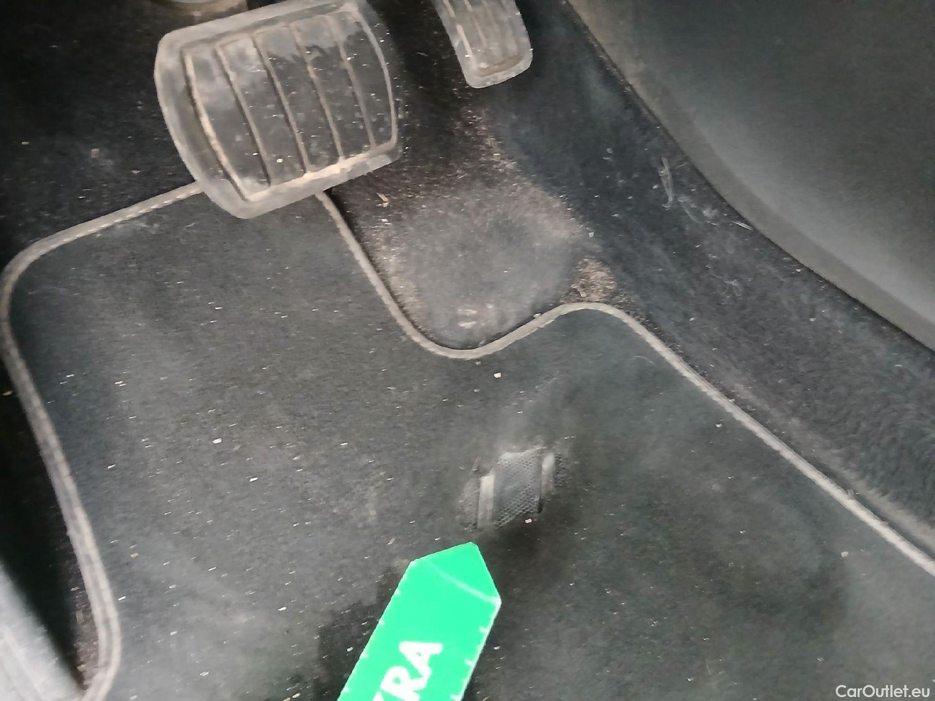  Opel   Grandland X OPEL Grandland / 2021 / 5P / todoterreno 1.5 CDTi Business Edition Auto #18