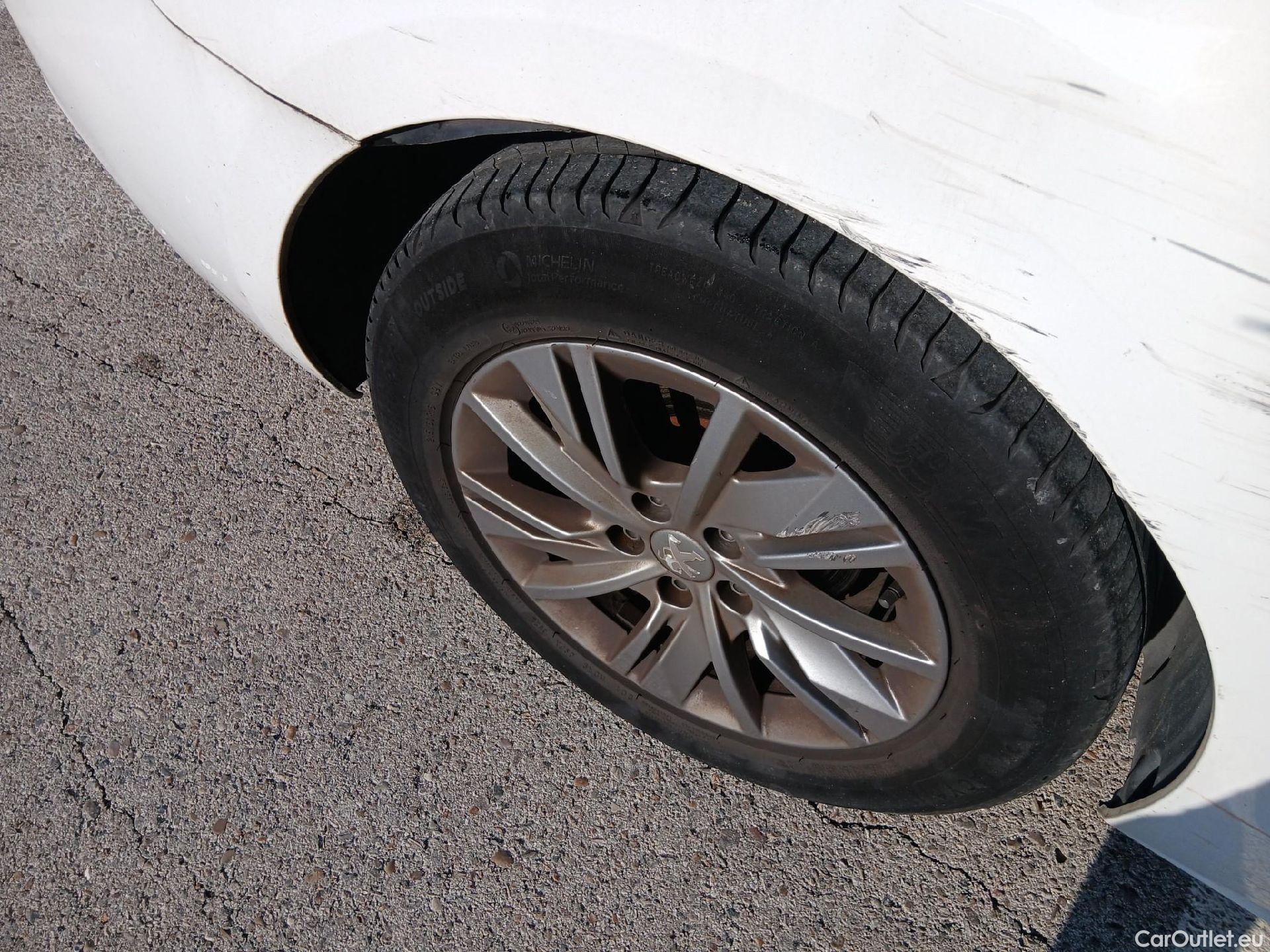  Peugeot  508 PEUGEOT  / 2018 / 5P / berlina con portón 5P Business Line BlueHDi 96kW S&S 6vel #9