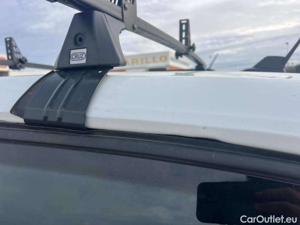  Volkswagen  Up VOLKSWAGEN e-! / 2016 / 5P / berlina con portón 61kW (83CV) #6