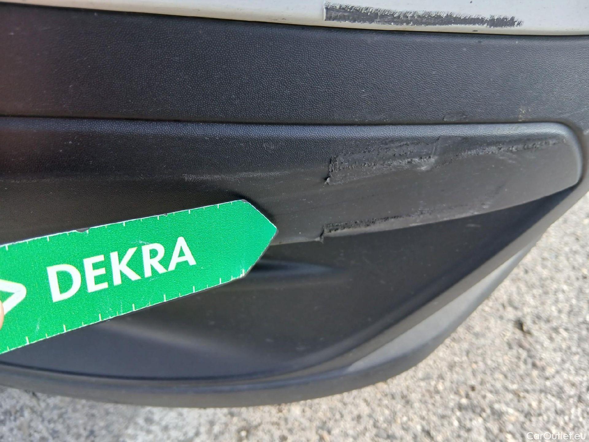  Renault  Trafic RENAULT  / 2021 / 4P / furgón Furgón L1H1 Blue dCi 96 Kw (130 CV) (AC2) #7