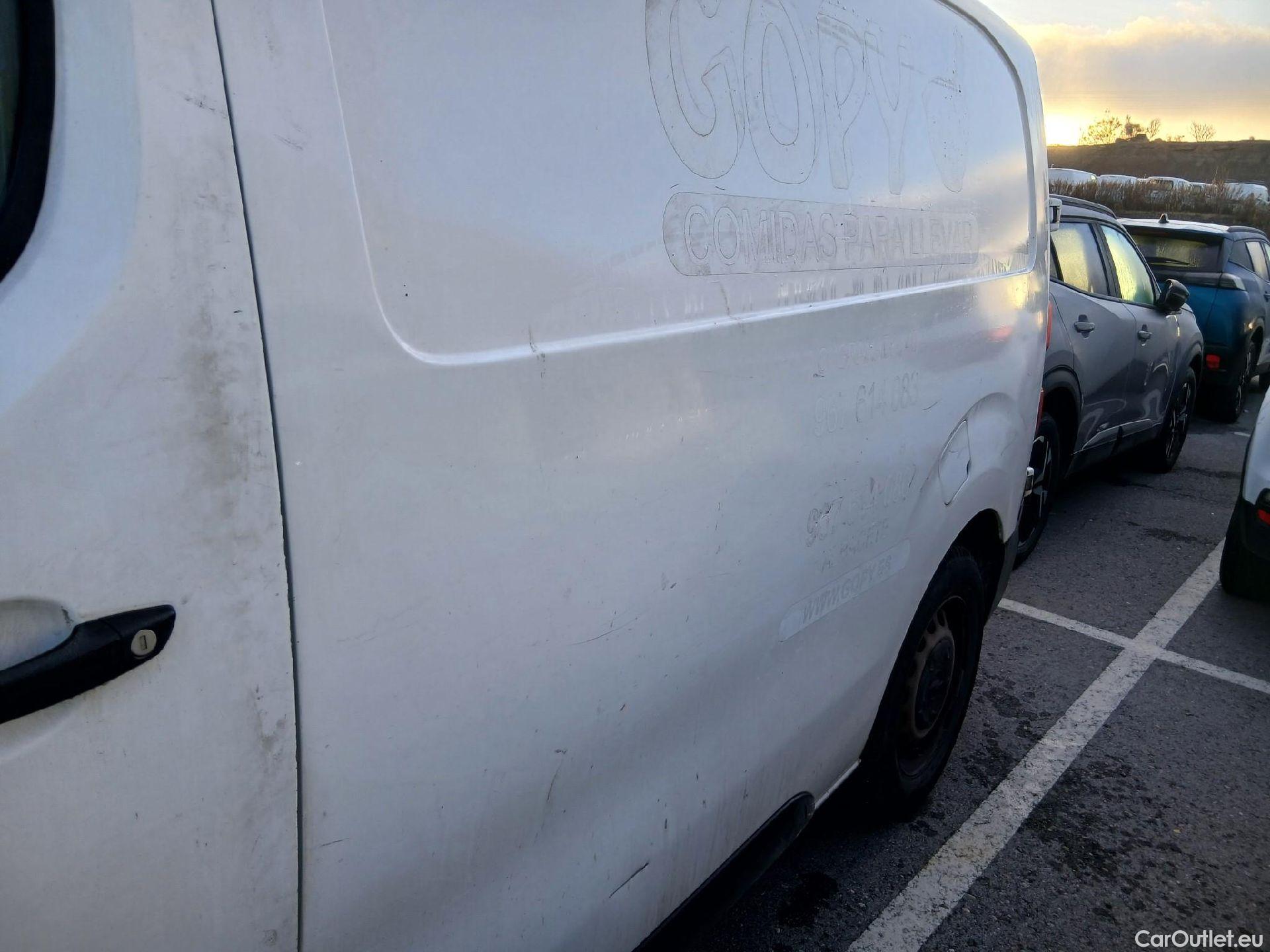  Opel  Vivaro OPEL  / 2019 / 4P / furgón 1.5 Diésel 88kW (120CV) M Std Select #33