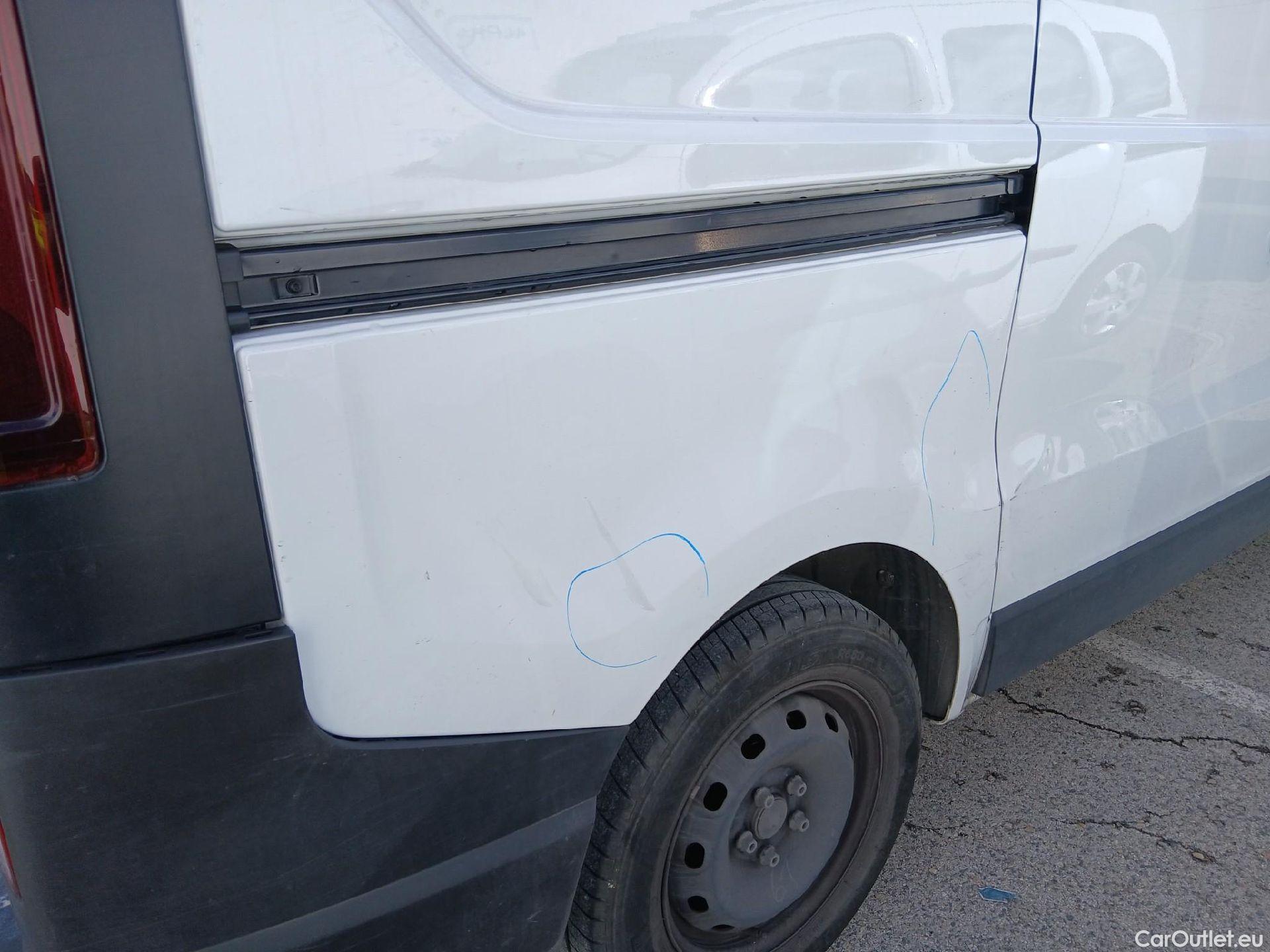  Renault  Trafic RENAULT  / 2021 / 4P / furgón Furgón L1H1 Blue dCi 96 Kw (130 CV) (AC2) #43