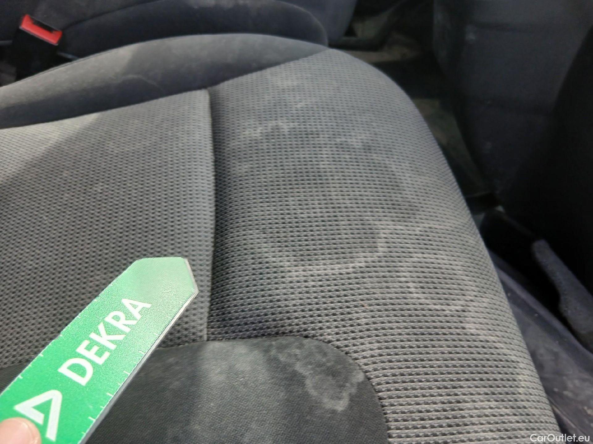  Renault  Trafic RENAULT  / 2021 / 4P / furgón Furgón L1H1 Blue dCi 96 Kw (130 CV) (AC2) #53