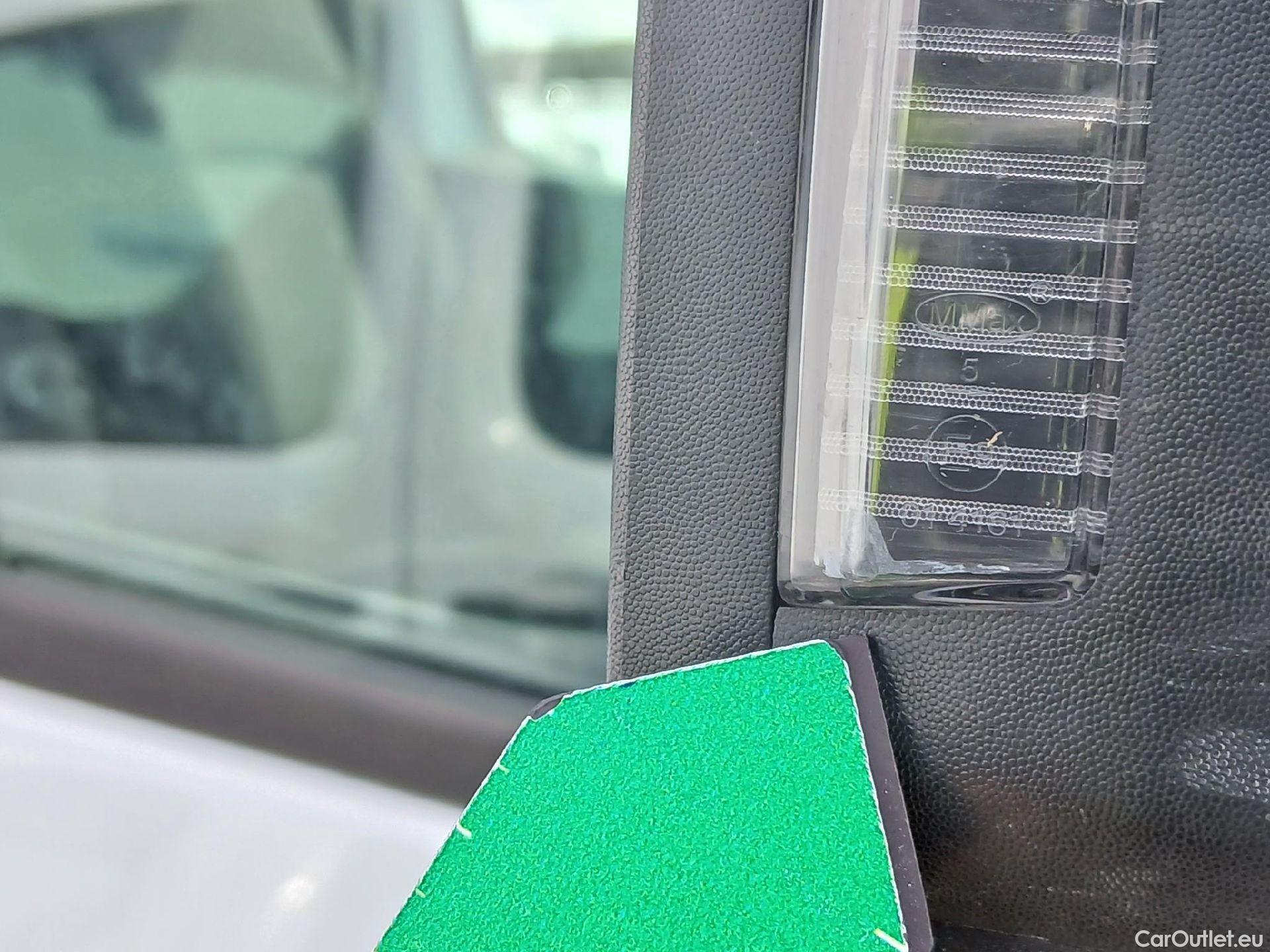  Renault  Trafic RENAULT  / 2021 / 4P / furgón Furgón L1H1 Blue dCi 96 Kw (130 CV) (AC2) #51