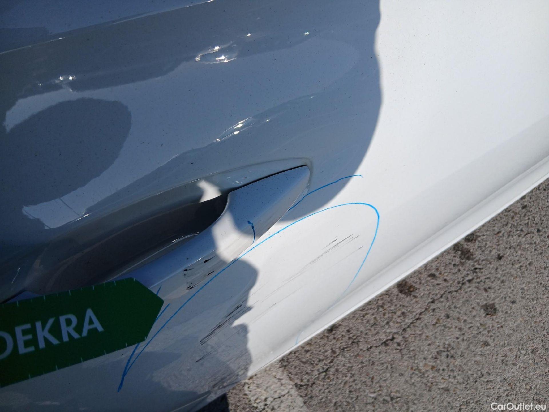  Peugeot  508 PEUGEOT  / 2018 / 5P / berlina con portón 5P Business Line BlueHDi 96kW S&S 6vel #38