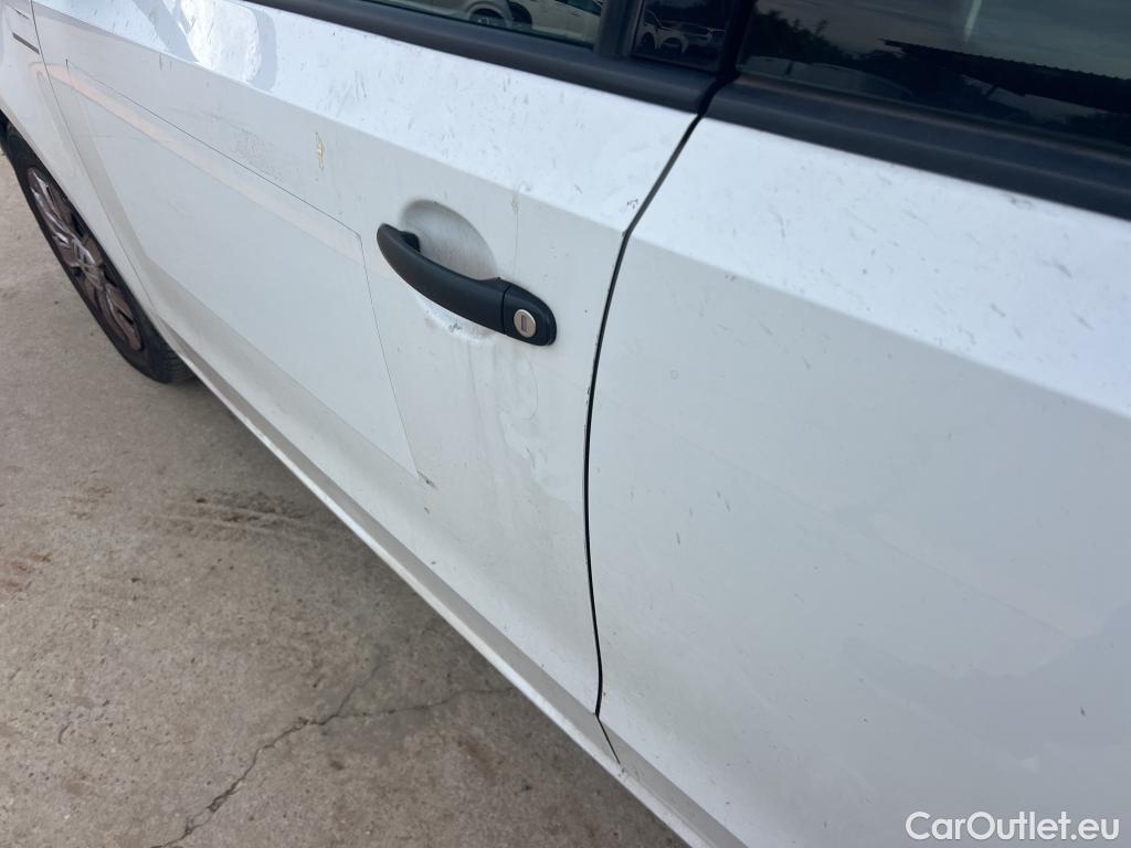  Volkswagen  Up VOLKSWAGEN e-! / 2016 / 5P / berlina con portón 61kW (83CV) #8