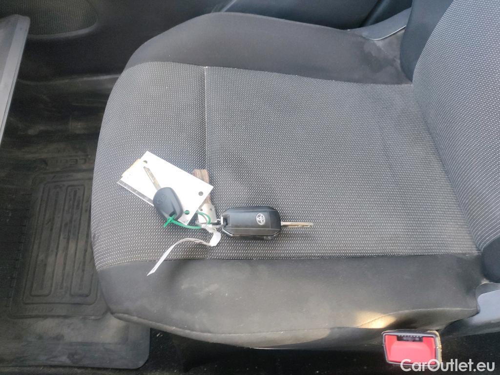  Toyota  Proace TOYOTA  City / 2020 / 4P / combi 1.5D 75kW (100CV) GX L1 #25