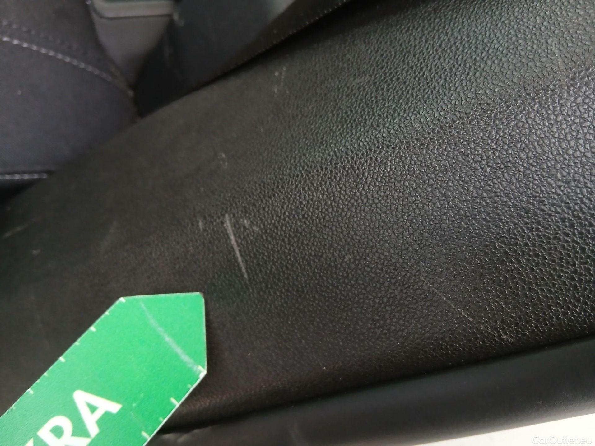  Opel   Grandland X OPEL Grandland / 2021 / 5P / todoterreno 1.5 CDTi Business Edition Auto #29