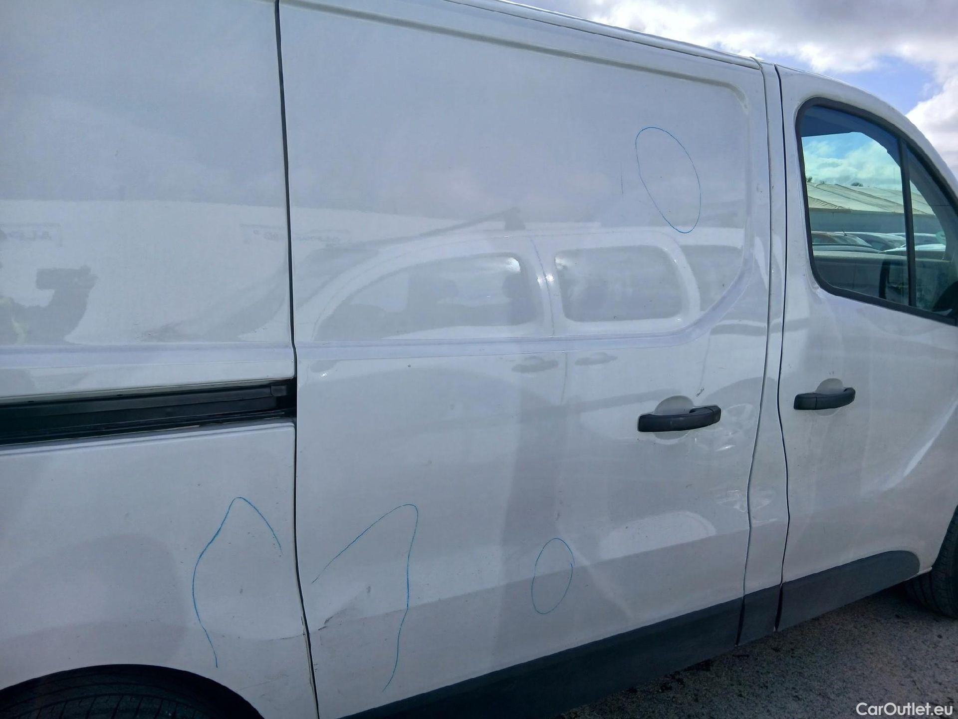  Renault  Trafic RENAULT  / 2021 / 4P / furgón Furgón L1H1 Blue dCi 96 Kw (130 CV) (AC2) #46