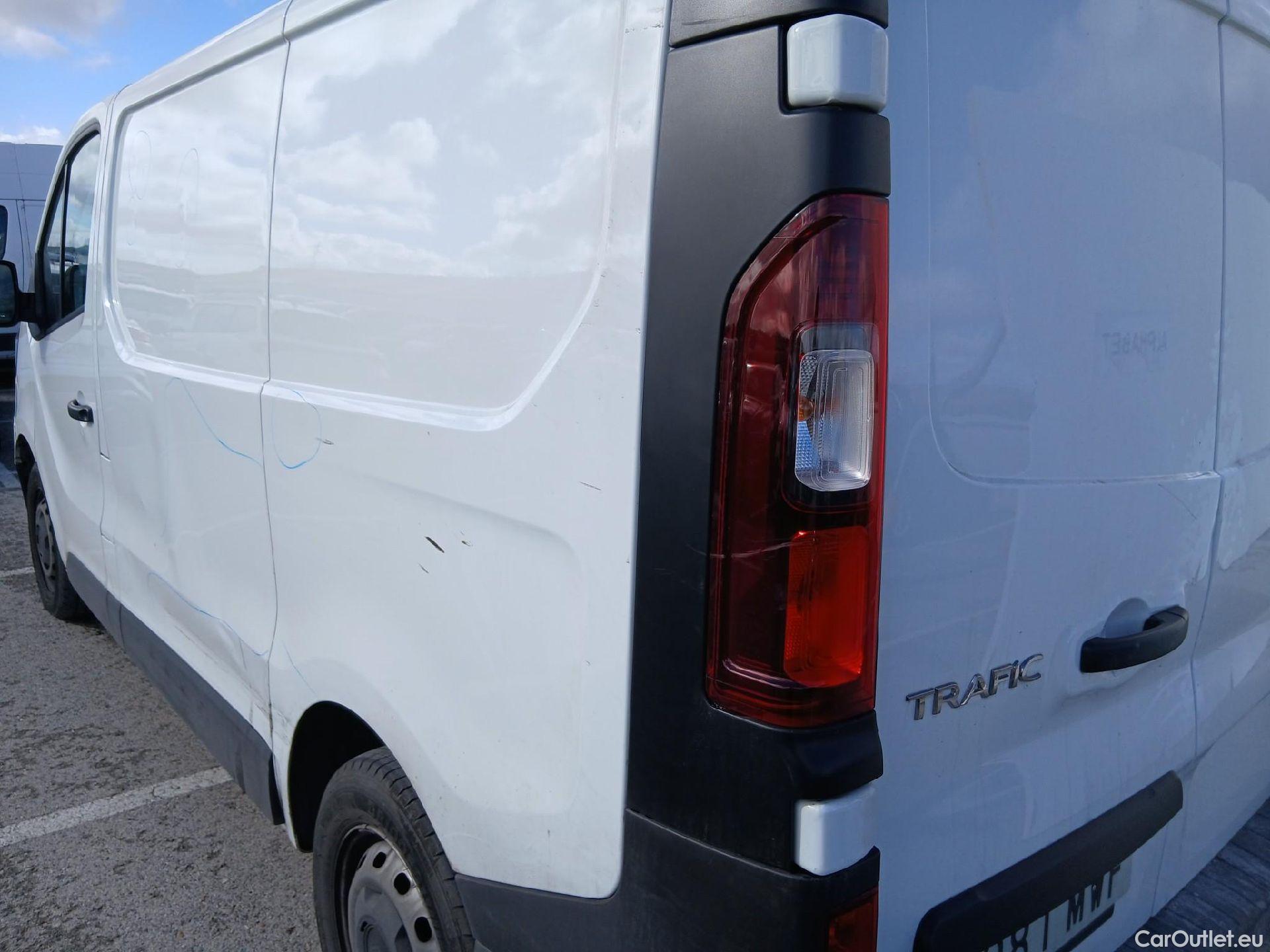  Renault  Trafic RENAULT  / 2021 / 4P / furgón Furgón L1H1 Blue dCi 96 Kw (130 CV) (AC2) #20