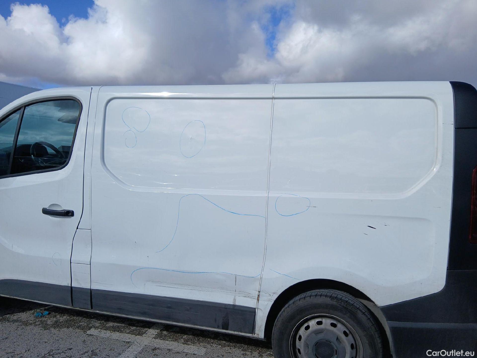  Renault  Trafic RENAULT  / 2021 / 4P / furgón Furgón L1H1 Blue dCi 96 Kw (130 CV) (AC2) #14