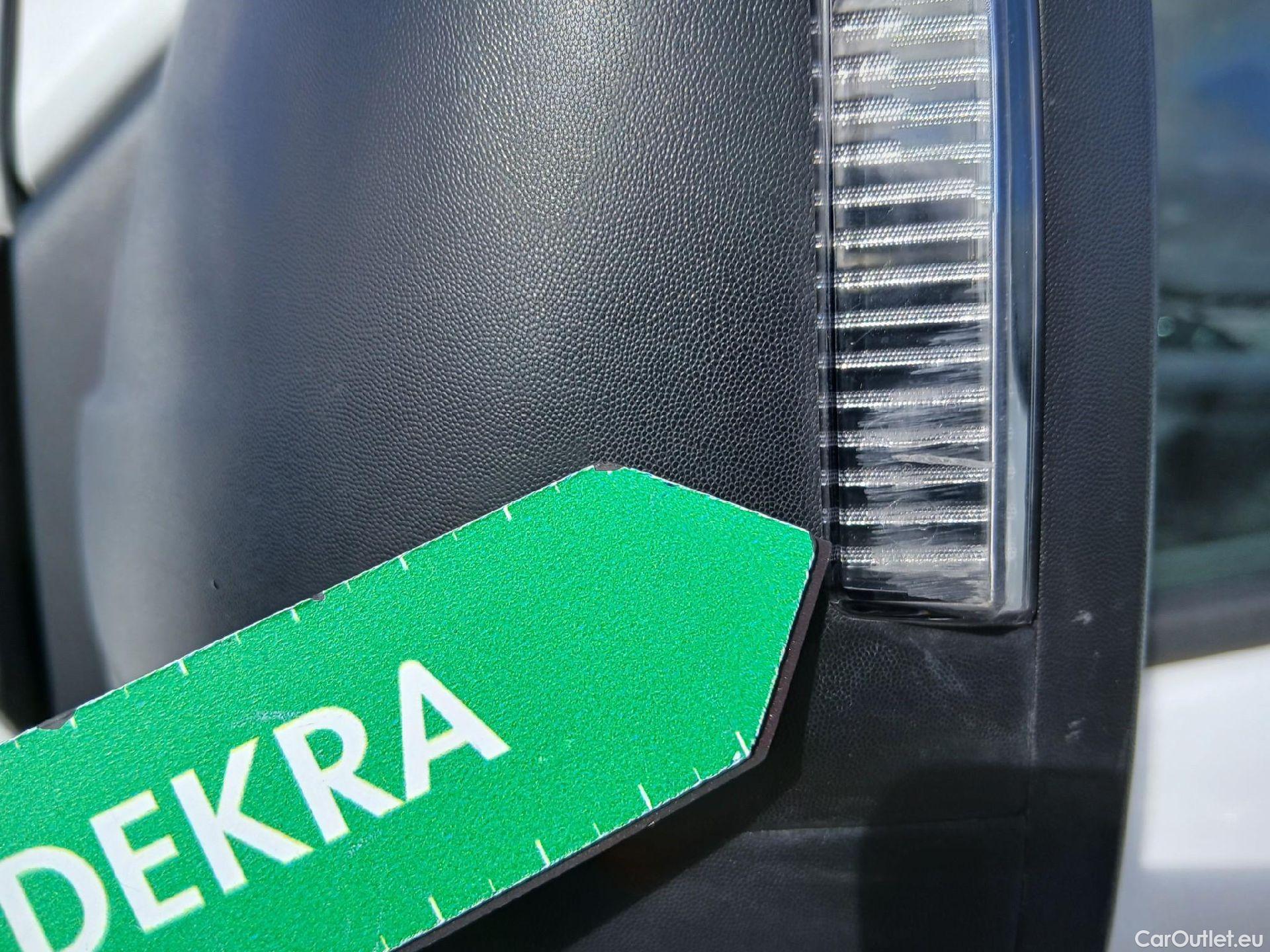  Renault  Trafic RENAULT  / 2021 / 4P / furgón Furgón L1H1 Blue dCi 96 Kw (130 CV) (AC2) #10