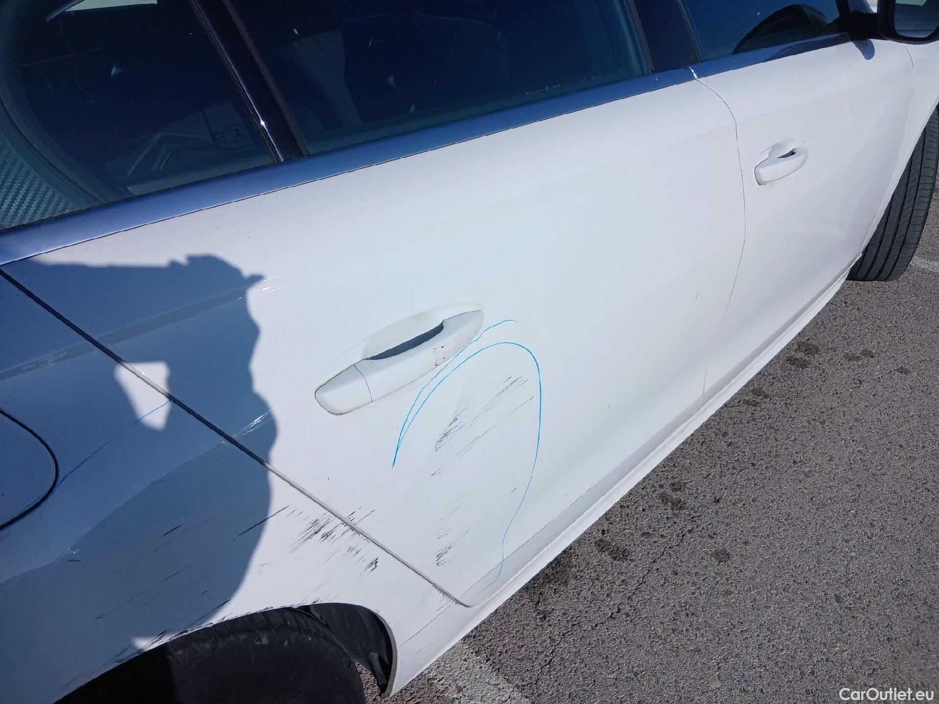  Peugeot  508 PEUGEOT  / 2018 / 5P / berlina con portón 5P Business Line BlueHDi 96kW S&S 6vel #37