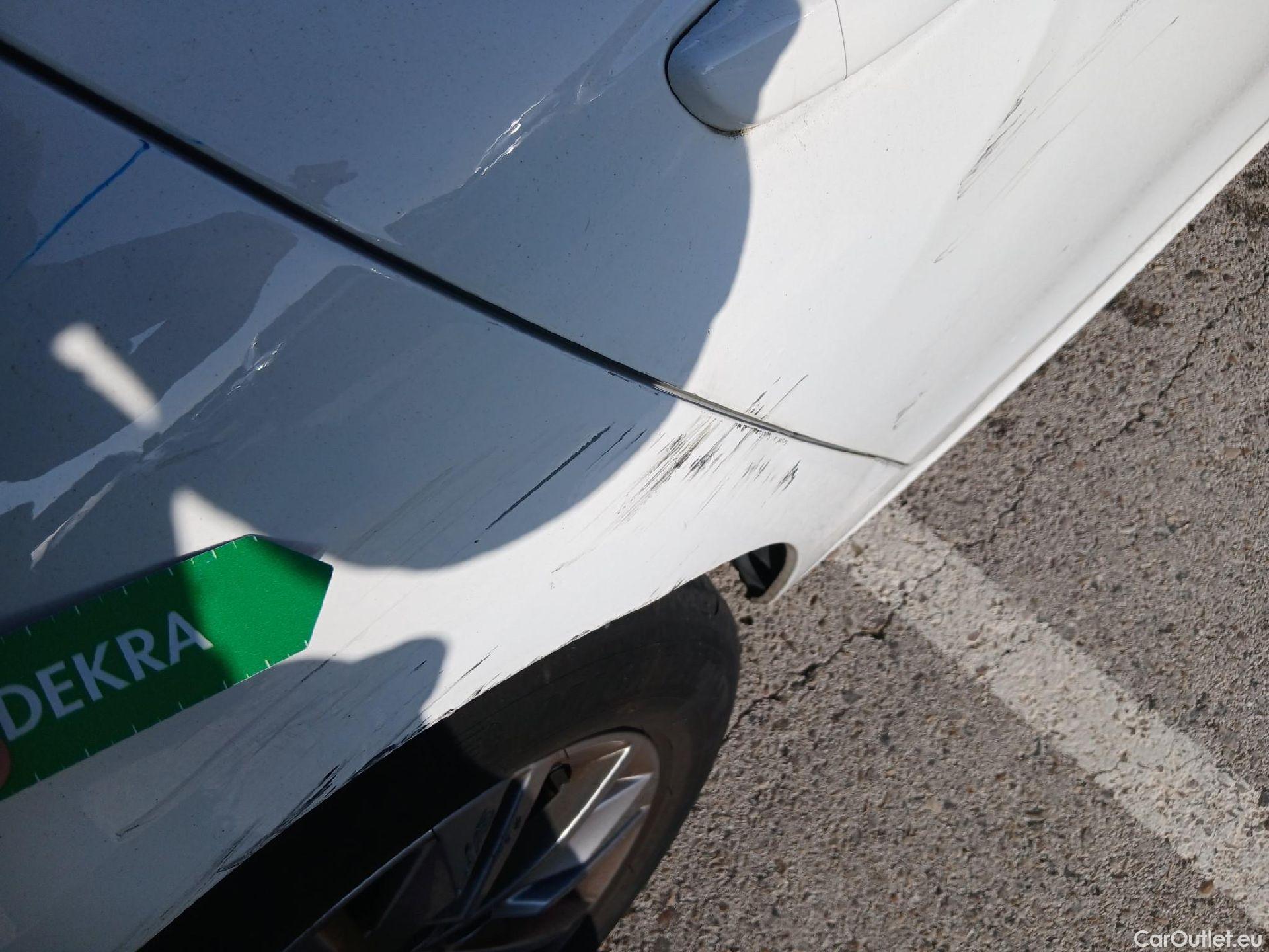  Peugeot  508 PEUGEOT  / 2018 / 5P / berlina con portón 5P Business Line BlueHDi 96kW S&S 6vel #35