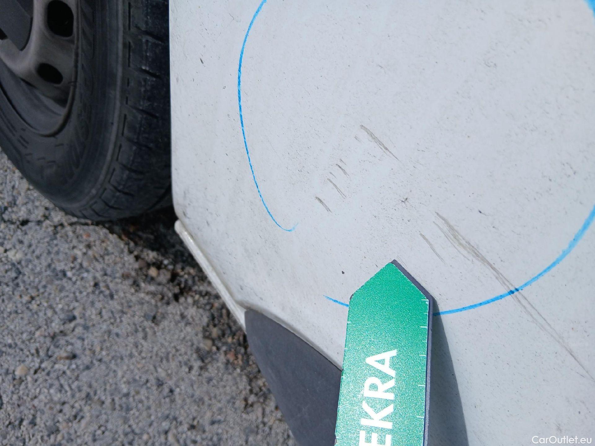  Renault  Trafic RENAULT  / 2021 / 4P / furgón Furgón L1H1 Blue dCi 96 Kw (130 CV) (AC2) #13