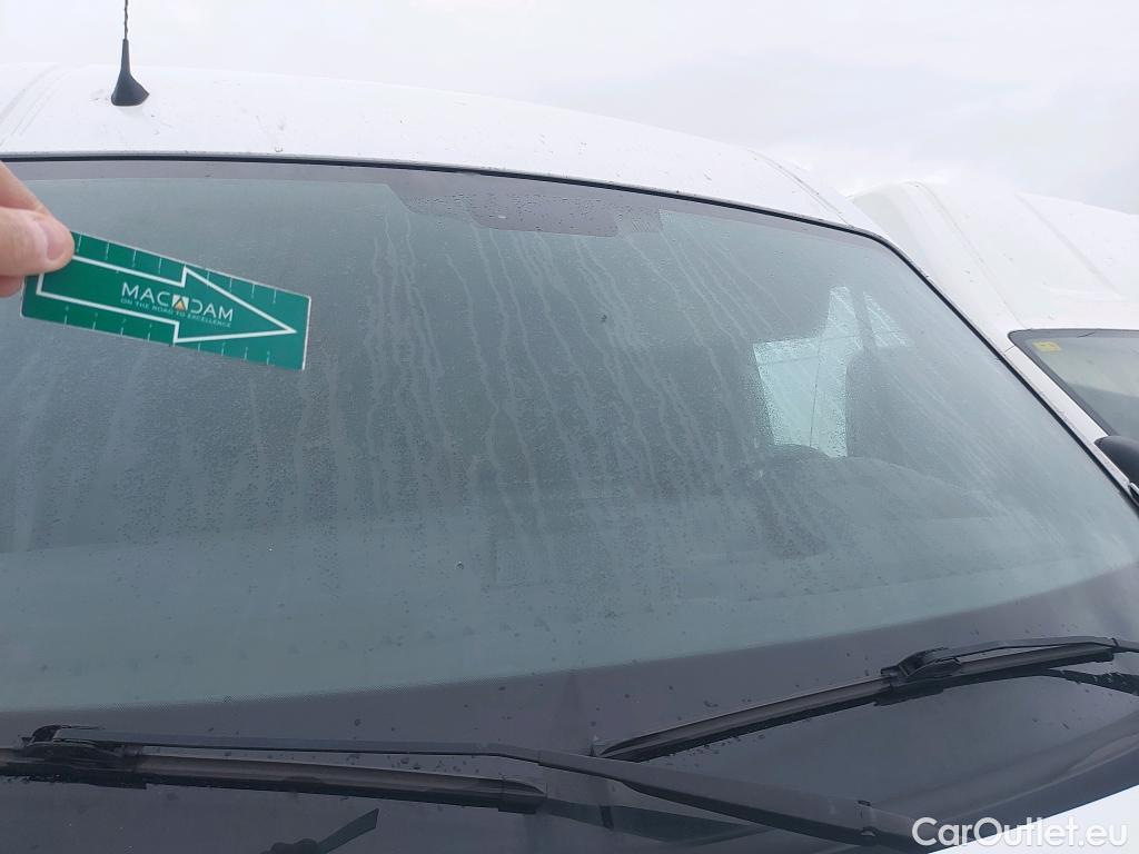  Renault  Master RENAULT TRUCKS UK  VU 4p 3G furgón Red Edition Van FWD 135CV L3H2 #28