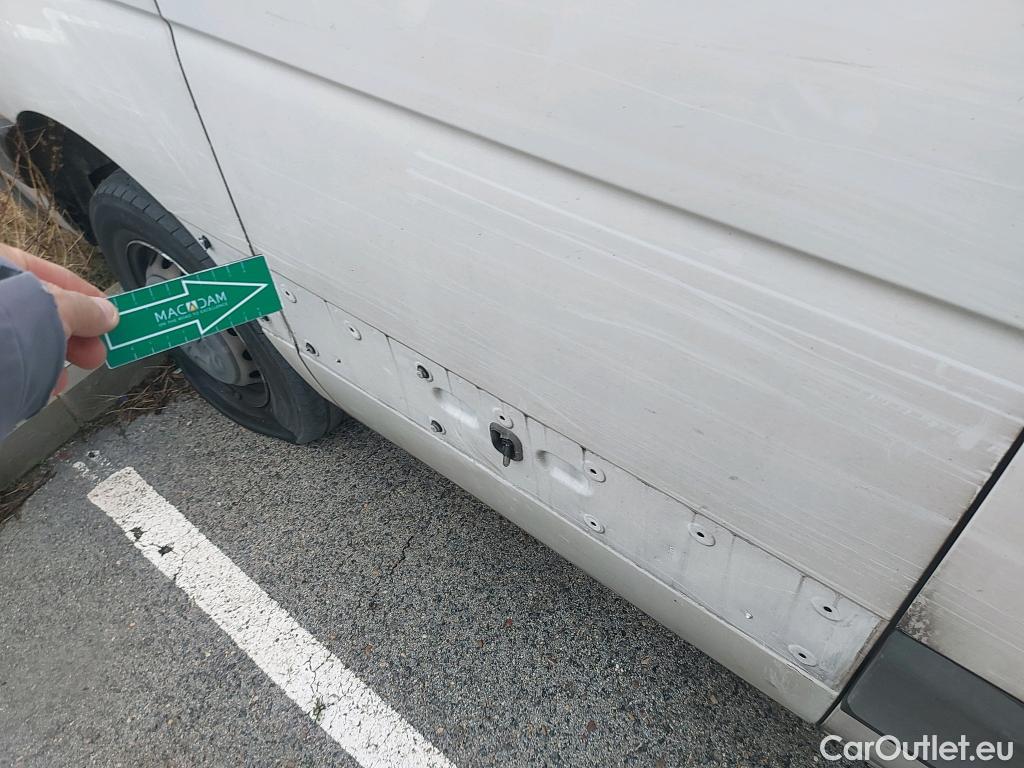  Renault  Master RENAULT TRUCKS UK  VU 4p 3G furgón Red Edition Van FWD 135CV L3H2 #24