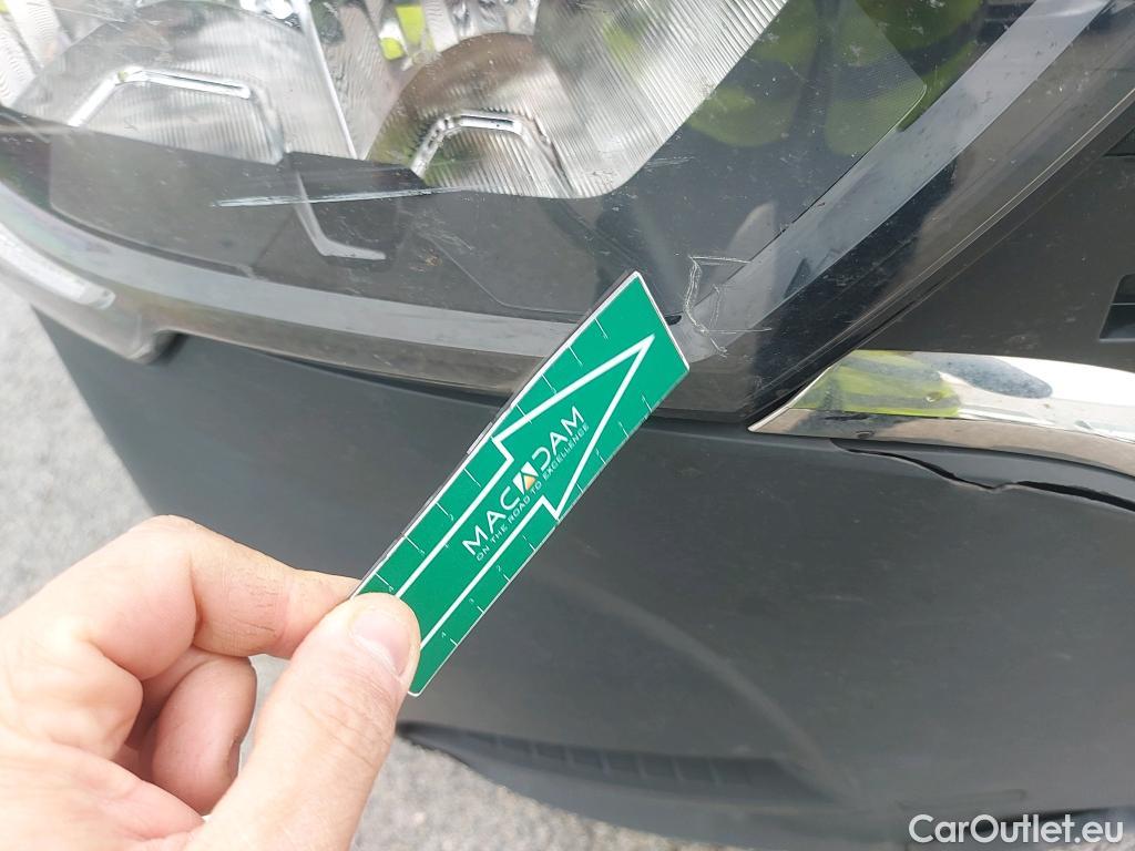  Renault  Master RENAULT TRUCKS UK  VU 4p 3G furgón Red Edition Van FWD 135CV L3H2 #27