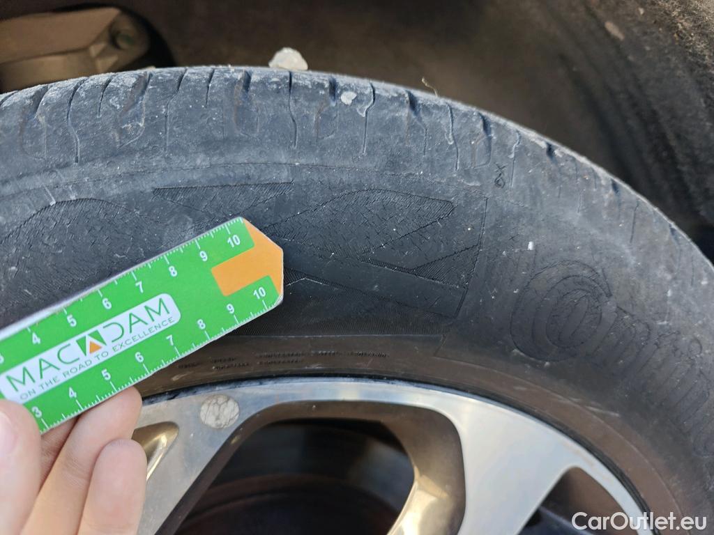  KIA  Sportage KIA  1.6MHEV Drive 100kW(136CV) 4x2(Crist Tintados) #58