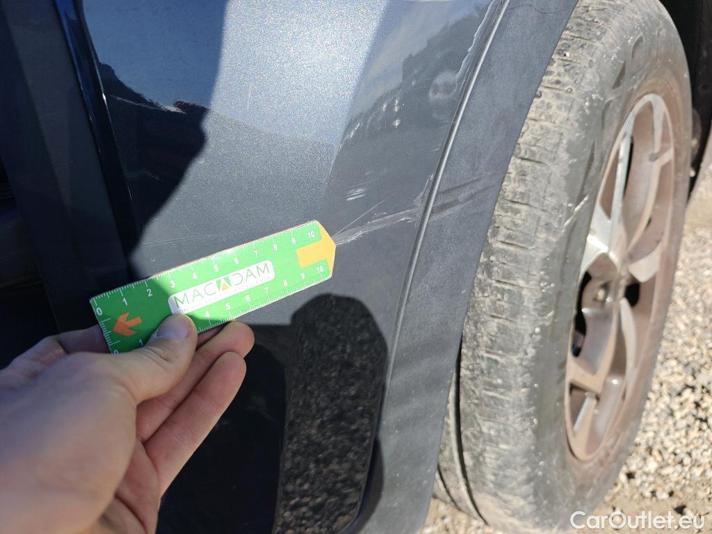  KIA  Sportage KIA  1.6MHEV Drive 100kW(136CV) 4x2(Crist Tintados) #42